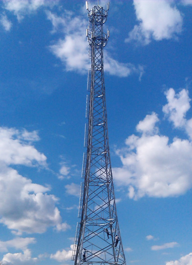 4 Bacaklı Açısal Telekomünikasyon Kulesi
