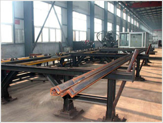 Linea di produzione in acciaio ad angolo CNC