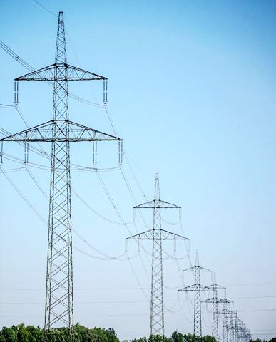 Angle Baja Menara untuk Power Transmission