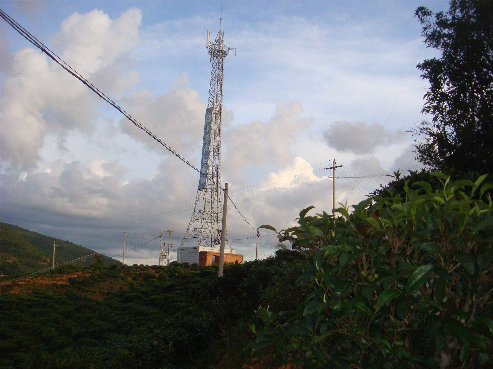 galvanized steel telecommunication tower