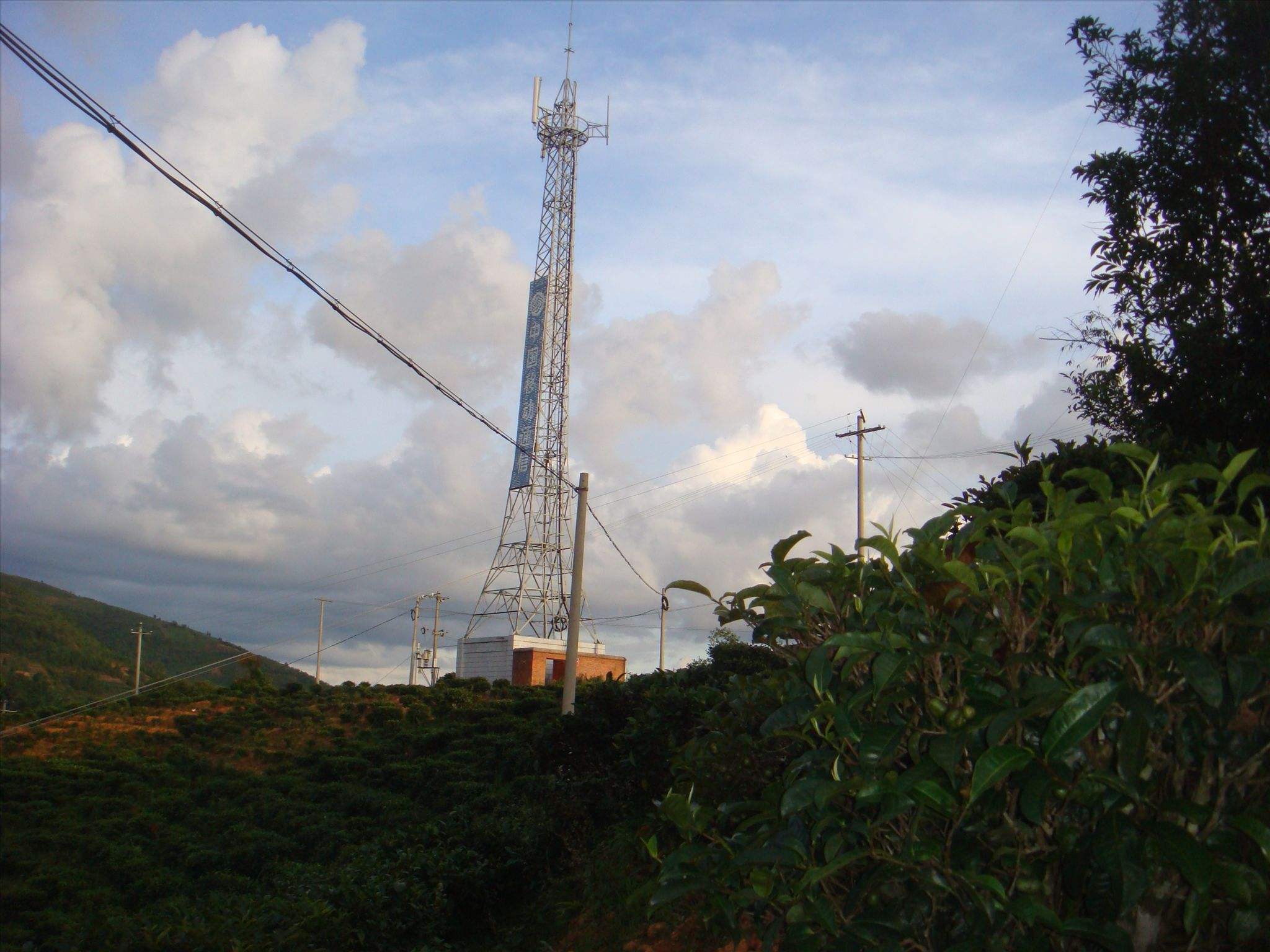 torre de telecomunicaciones de acero galvanizado