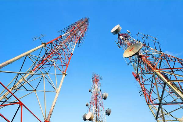 Auto-sustentável Torre de comunicação