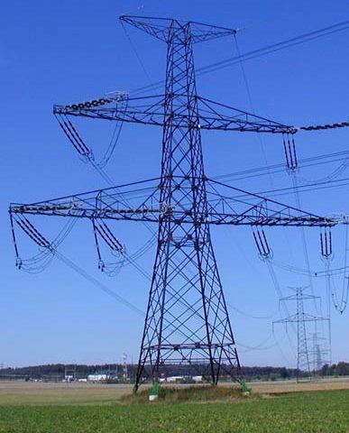 Structure En Acier De La Tour De Transmission Et D'antenne Radio Pour  Bâtiment En Métal Moderne. Photo stock - Image du extérieur, industriel:  277446352